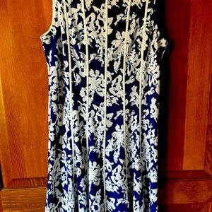 Blue and white, sleeveless Ann Taylor size 6 dress.
